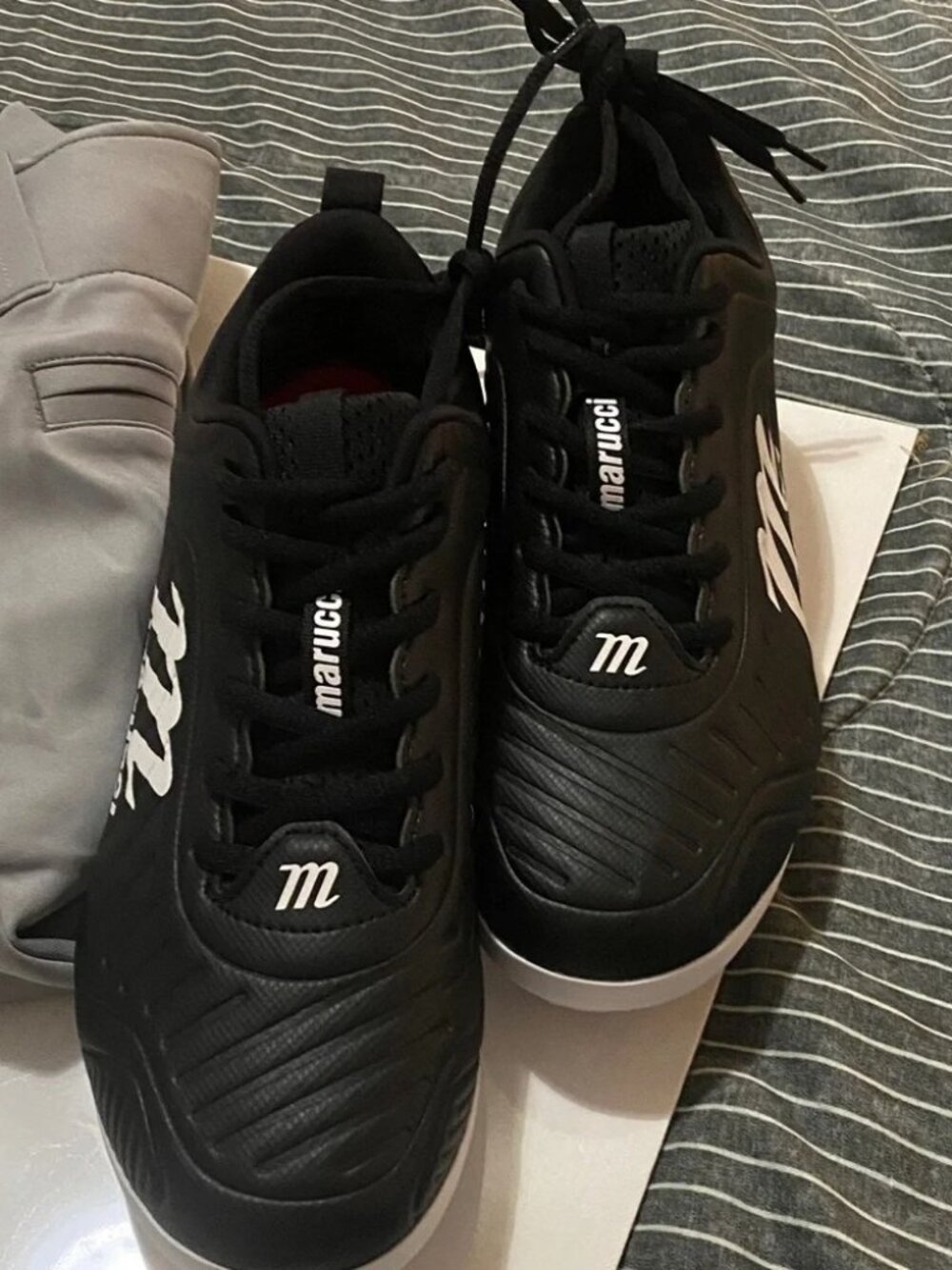 Marucci Black Cleats Size 7 (Adult) - Picture 3 of 6